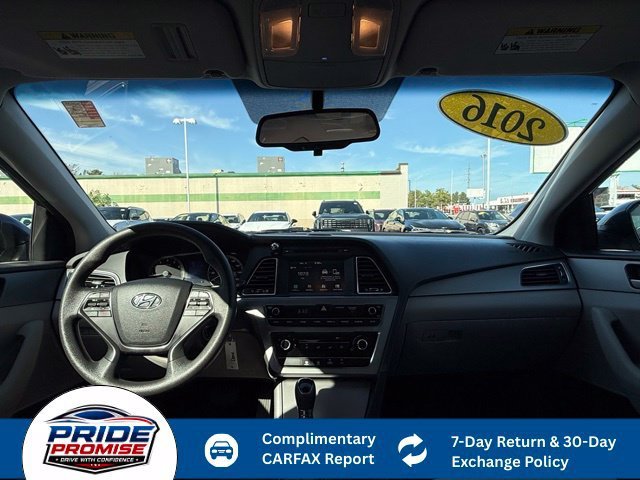 Used 2016 Blue Hyundai 2.4L SE image 14