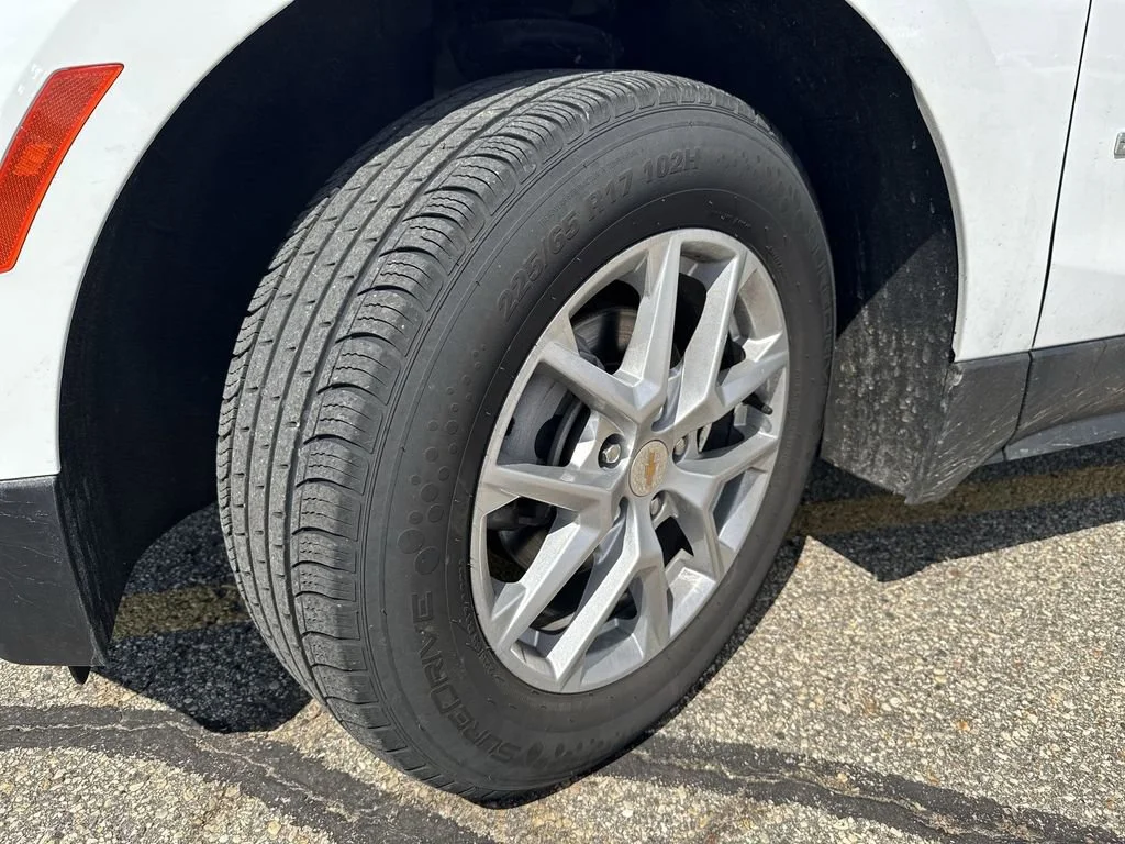 Certified 2024 Chevrolet Equinox LT with VIN 3GNAXUEG7RL220725 for sale in Watertown, WI