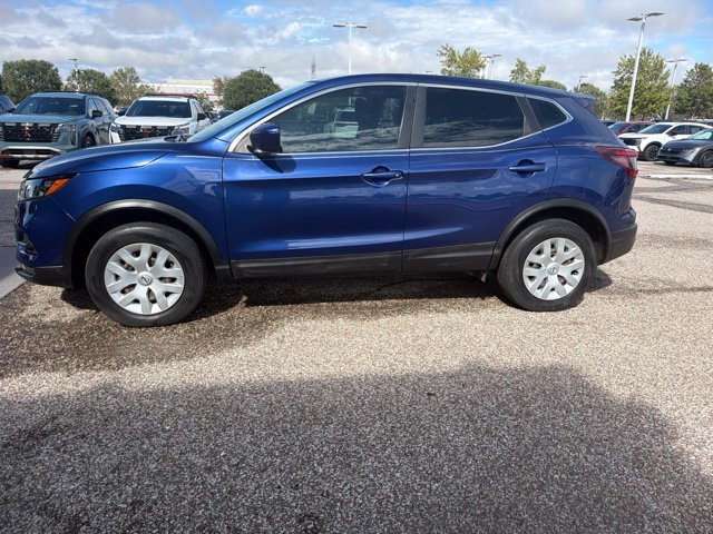 Used 2020 Blue Nissan S image 3