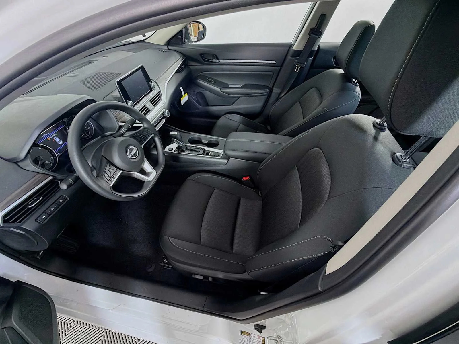 New 2026 Pearl White TriCoat Nissan SV image 4