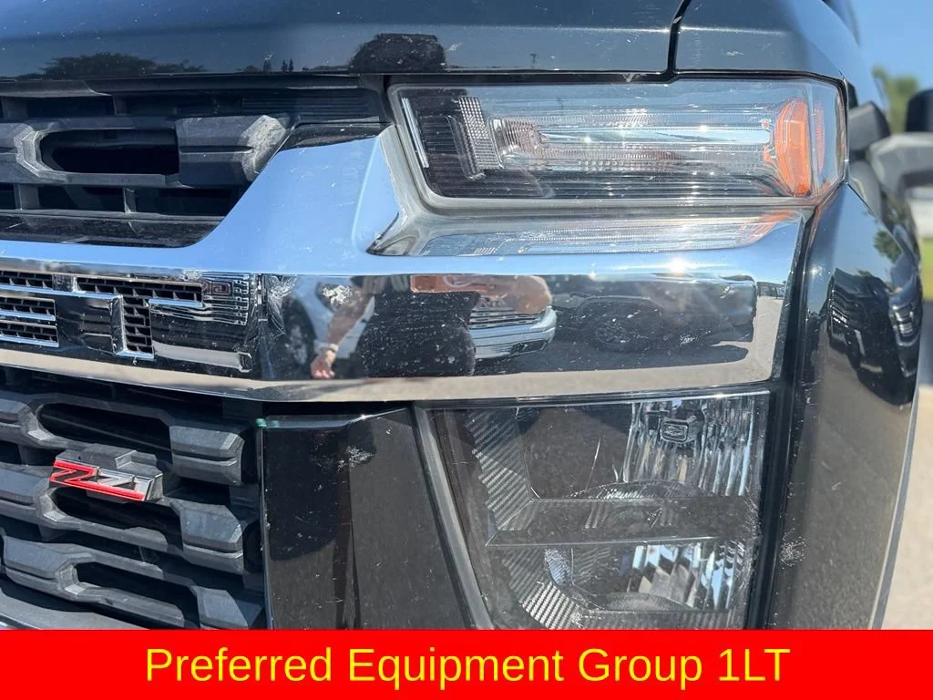 Used 2021 BLACK Chevrolet LT image 9