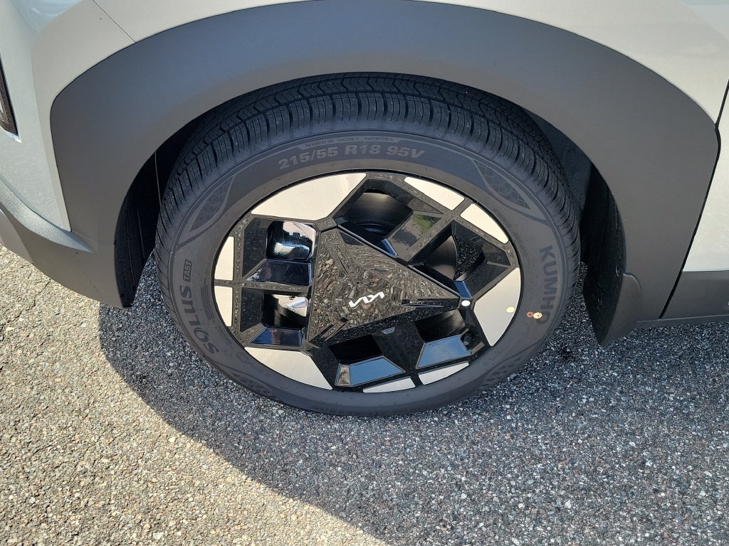 New 2027 Ivory Silver Kia EX image 38