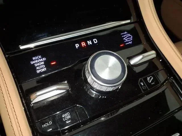 Used 2024 Black Jeep Summit image 27
