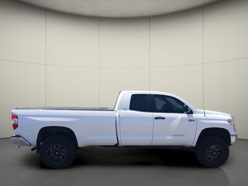 Used 2014 White Toyota SR5 image 8