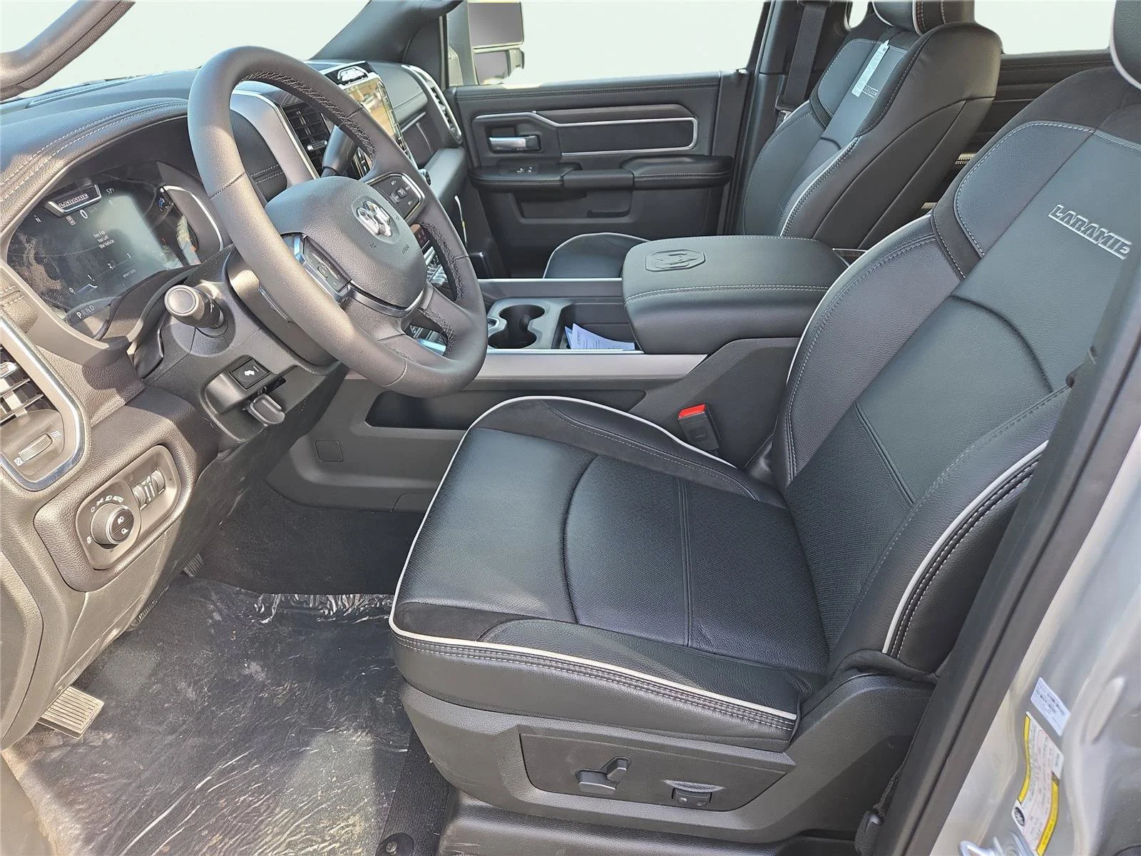 2026 RAM 2500 Laramie - Photo 15