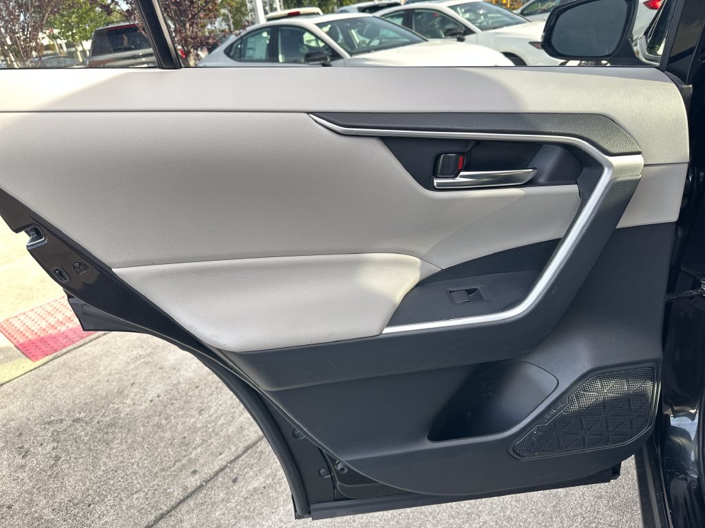 Used 2021 Midnight Black Metallic Toyota XLE image 13
