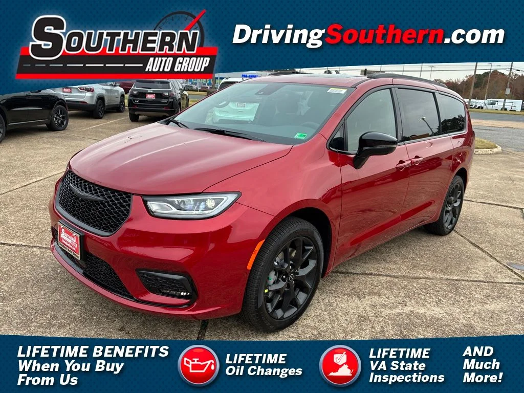 2026 Chrysler Pacifica Select AWD's photo