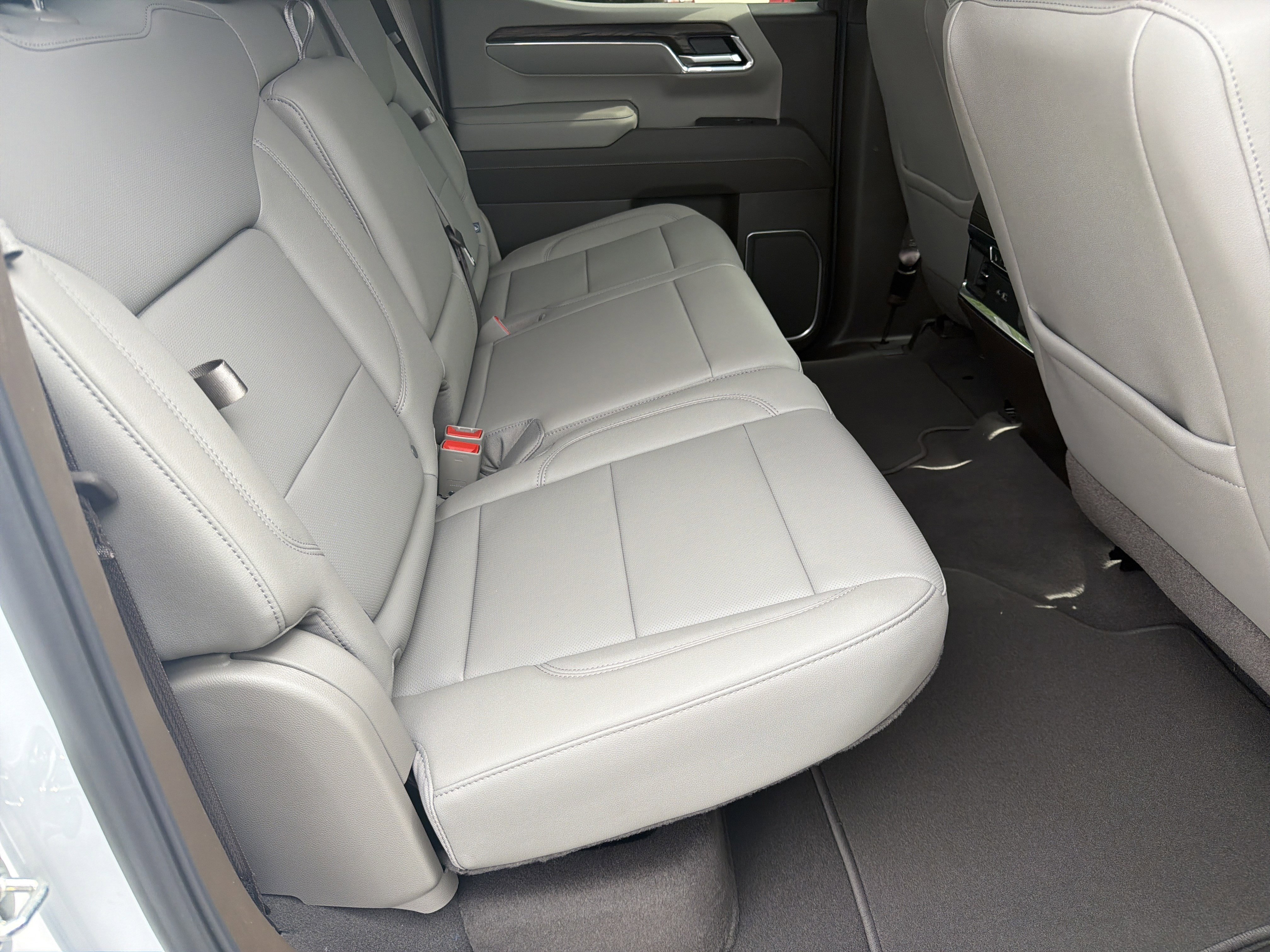 2026 GMC Sierra 1500 SLT - Photo 15