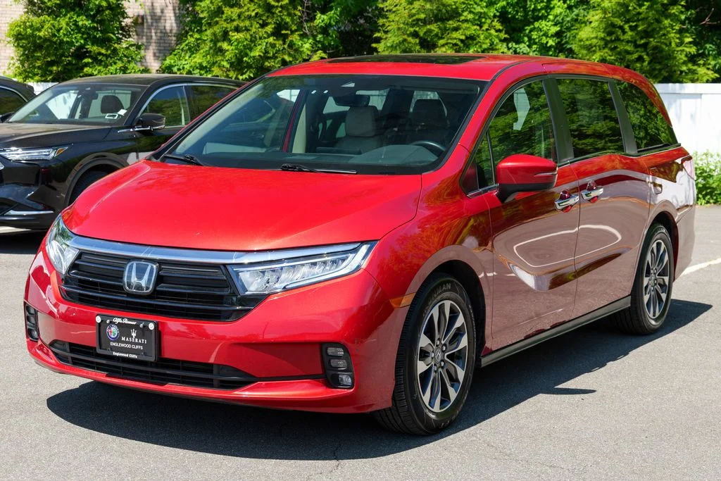 Used 2023 Red Honda EX-L image 3