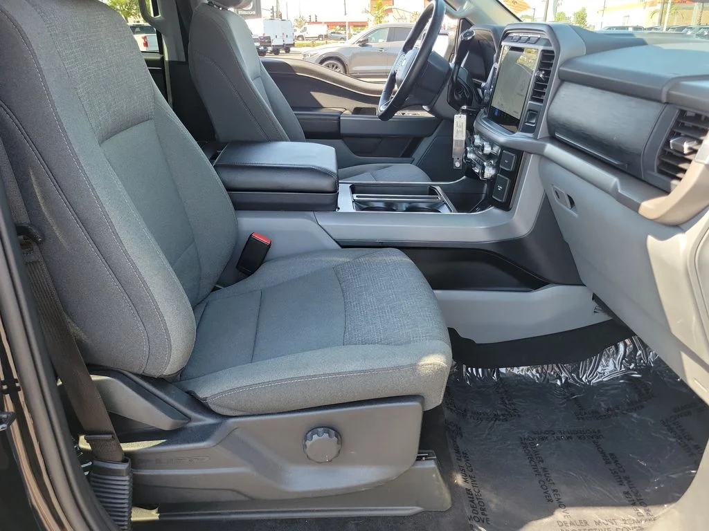 Used 2024 Black Metallic Ford XLT image 19