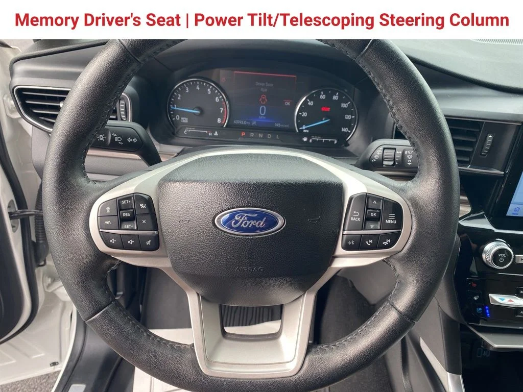 Used 2023 White Ford Limited image 17