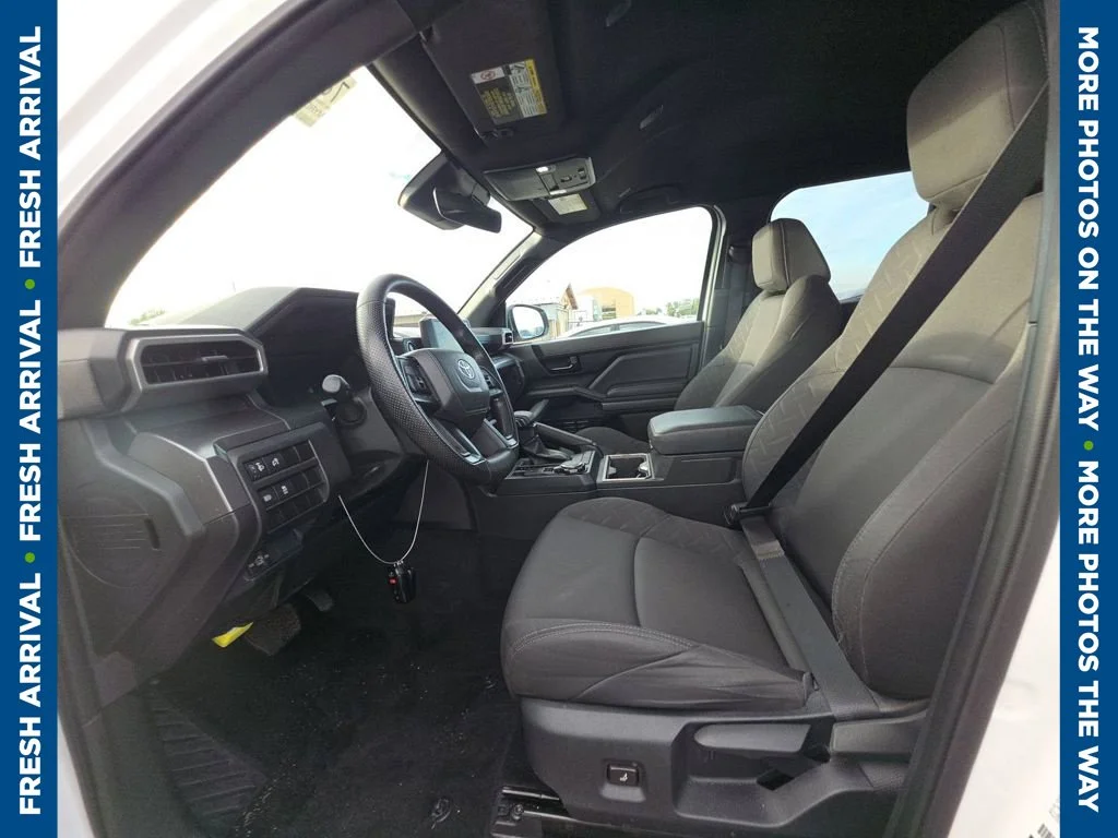 Used 2025 White Toyota SR5 image 7