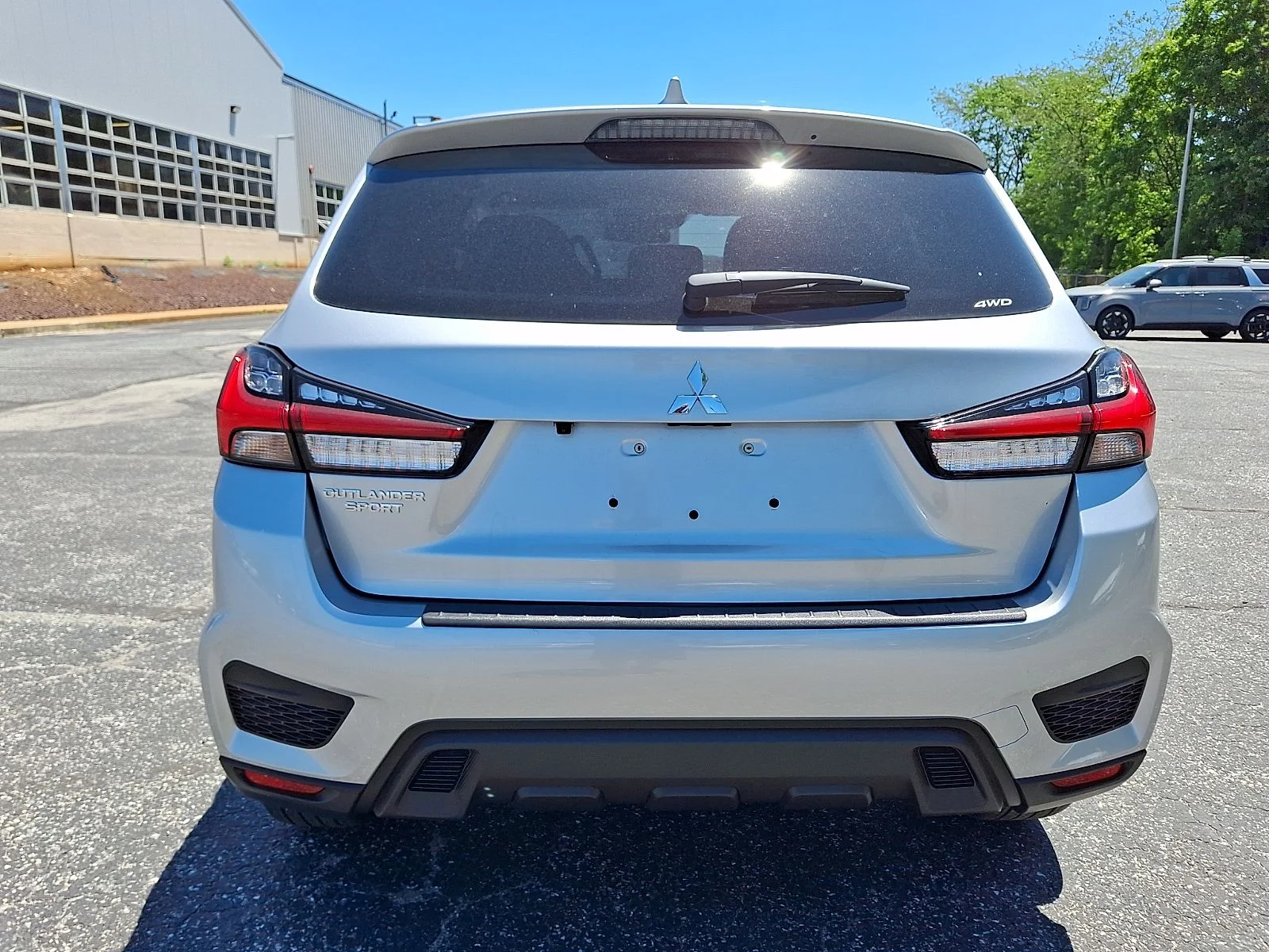 New 2026 Silver Mitsubishi 2.0 ES image 7