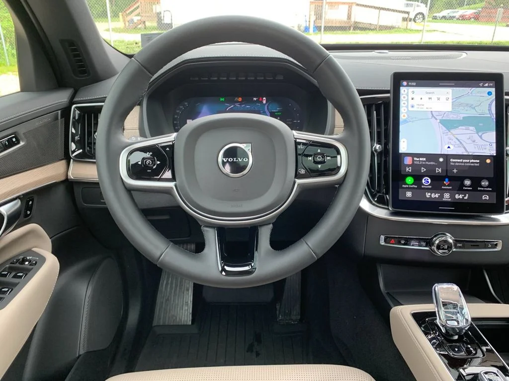 Used 2026 Red Volvo T8 Ultra image 17