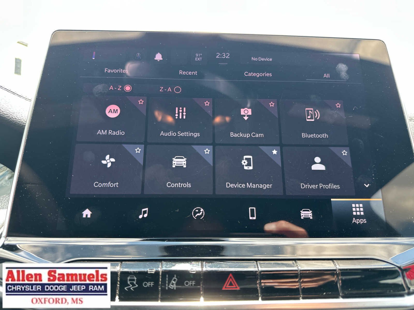 Used 2024 Sting-Gray Clearcoat Jeep Latitude image 28