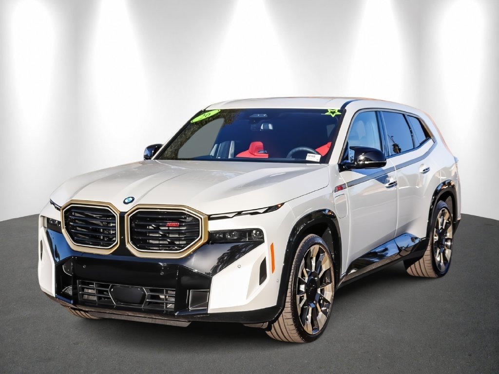2026 BMW XM photo 3