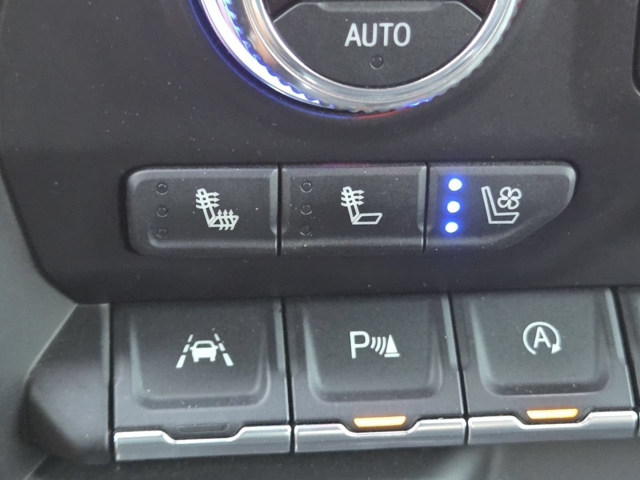 Used 2021 ONYX BLACK GMC AT4 image 7