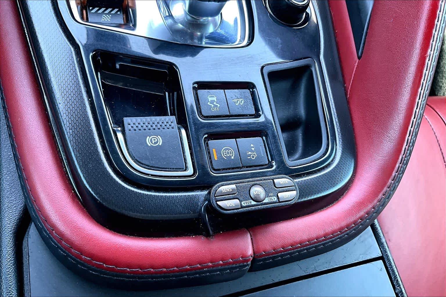 Used 2015 BLACK Jaguar V6 S image 28