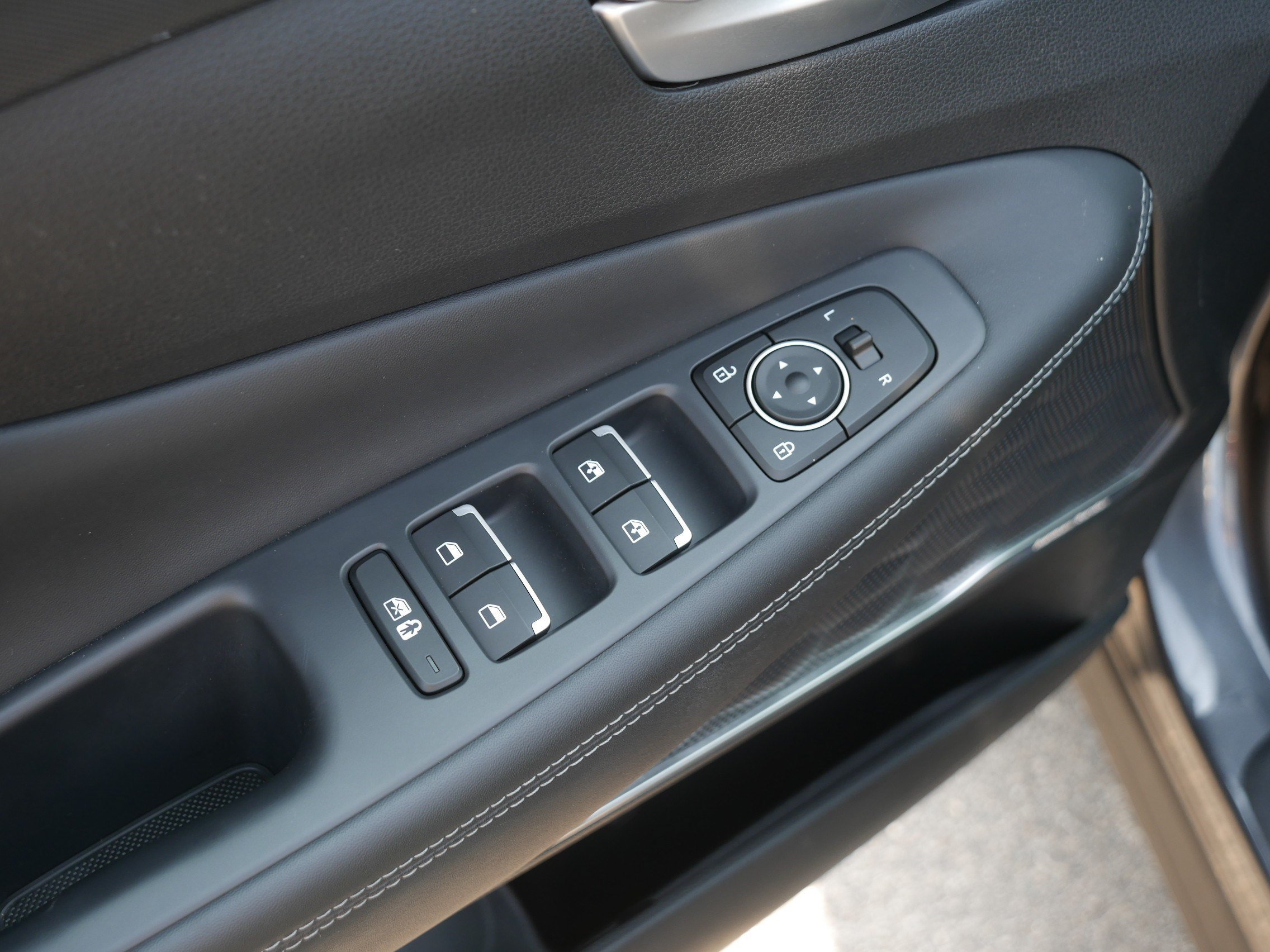 Certified Used 2023 Portofino Gray Hyundai SEL image 19