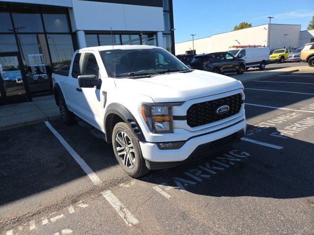 Used 2023 White Ford XL image 2