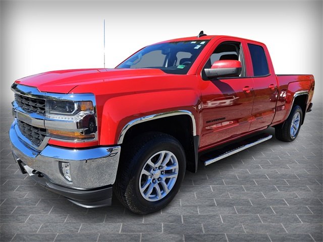 2017 Chevrolet Silverado 1500 LT photo 3