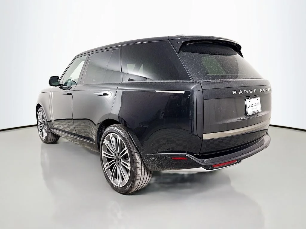 New 2026 Santorini Black Land Rover SE image 7