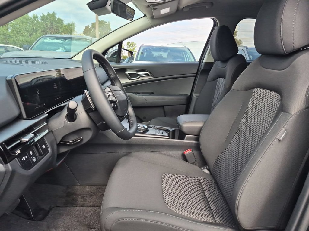 New 2027 Fusion Black Kia LX image 19