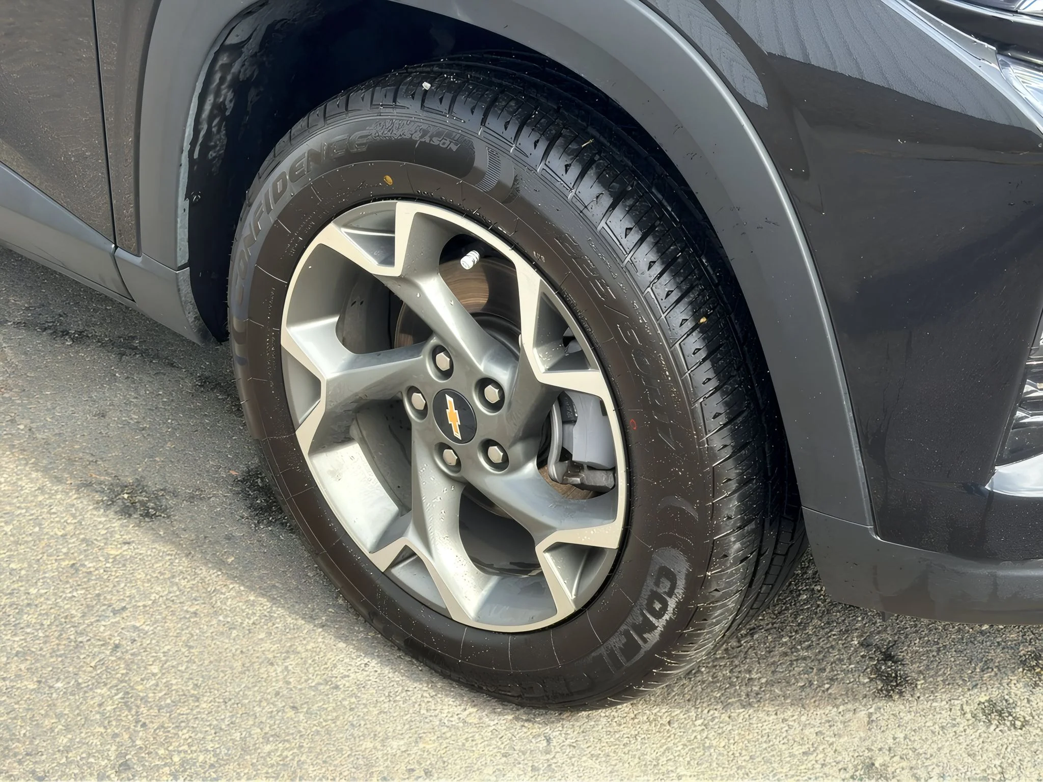 2025 Chevrolet Trax LT - Photo 10