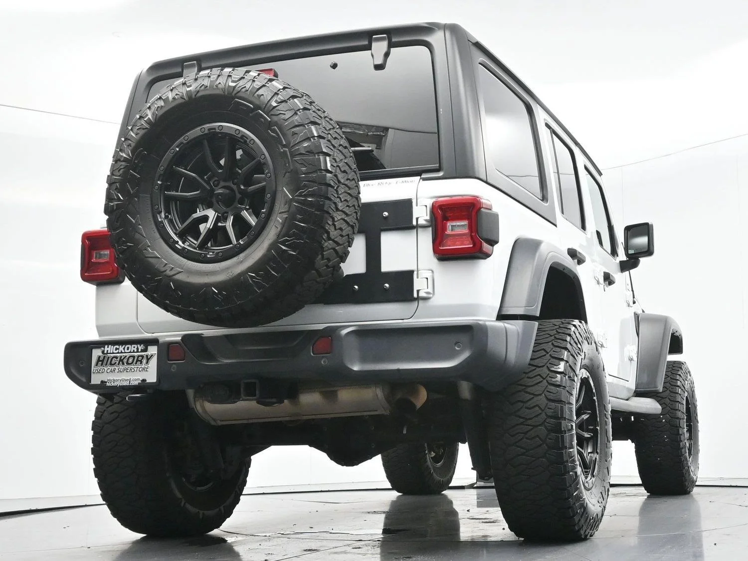 Used 2020 Bright White Clearcoat Jeep Sport S image 44