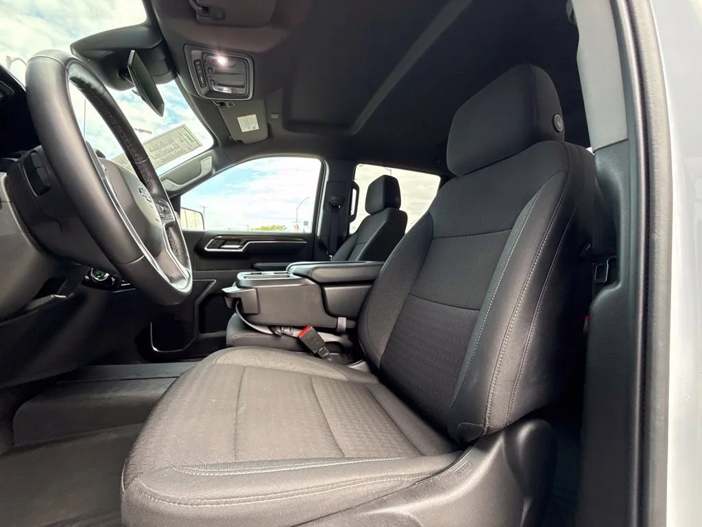 Used 2026 Summit White Chevrolet RST image 31