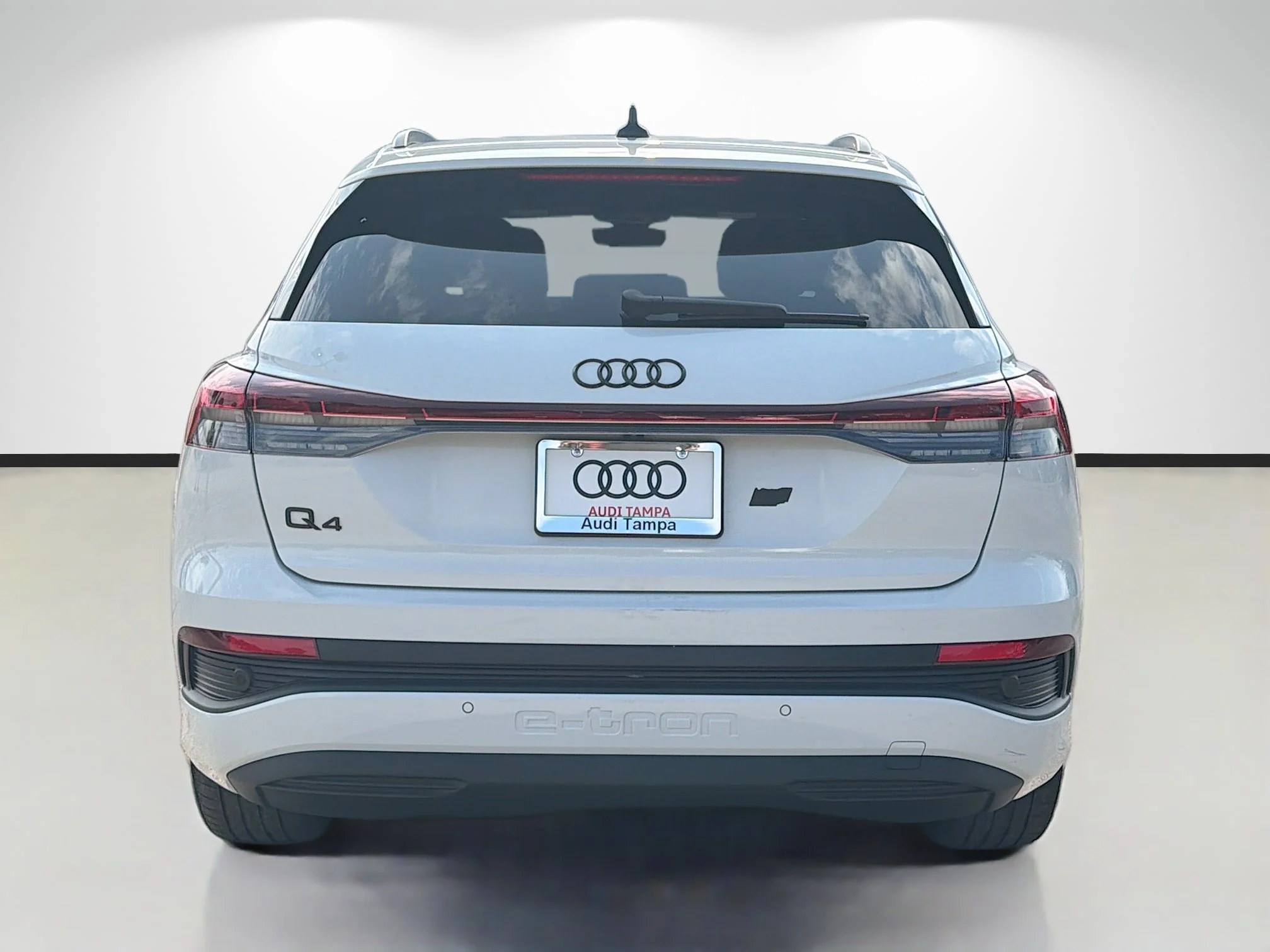 Used 2025 Glacier White Audi Premium image 4