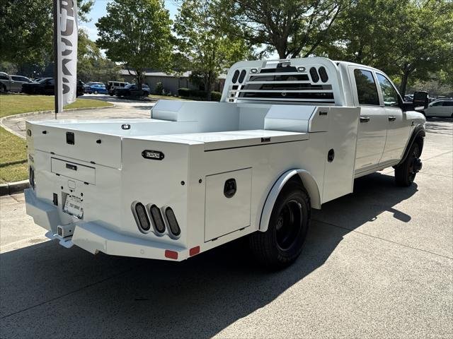New 2026 Bright White Clear-Coat Exterior Paint RAM TRADESMAN Chassis Cab image 7
