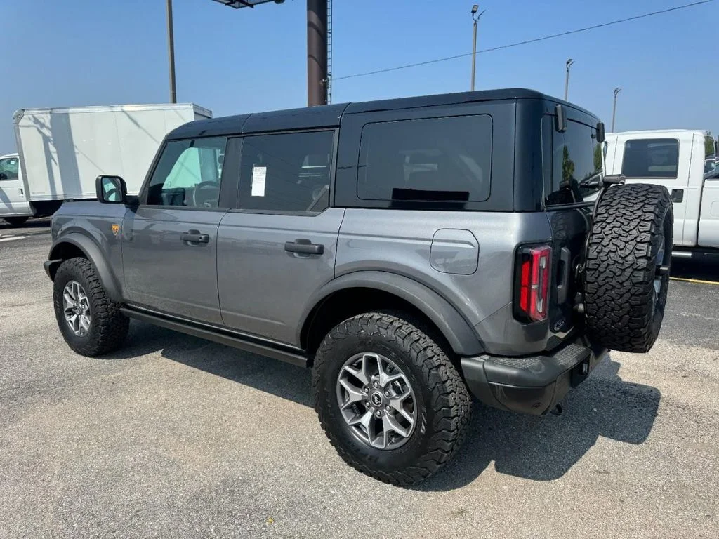 Used 2025 Carbonized Gray Metallic Ford Badlands image 9