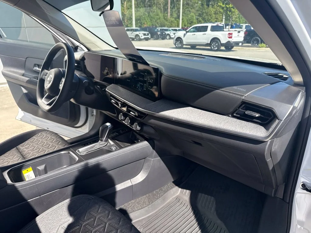 Certified Used 2025 Fresh Powder Nissan SV image 27