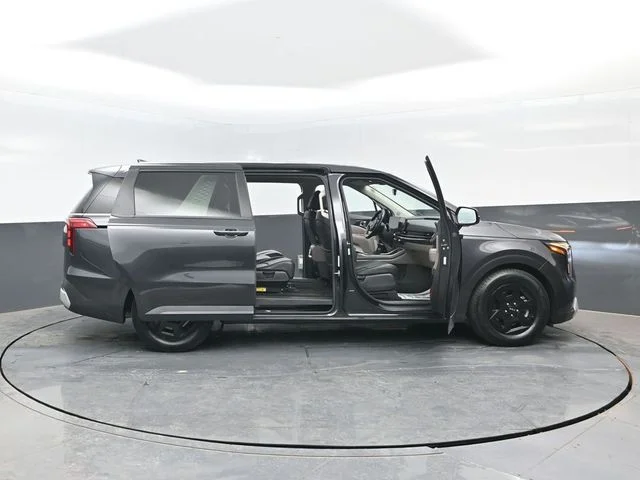 Certified Used 2025 Metal Kia LXS image 27