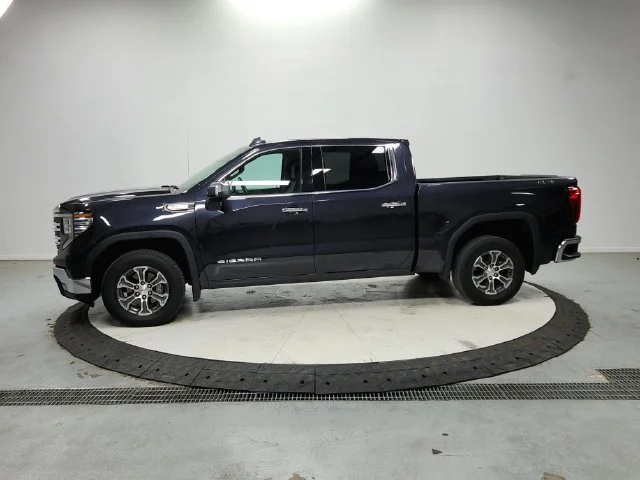 Used 2025 Silver GMC SLT image 5