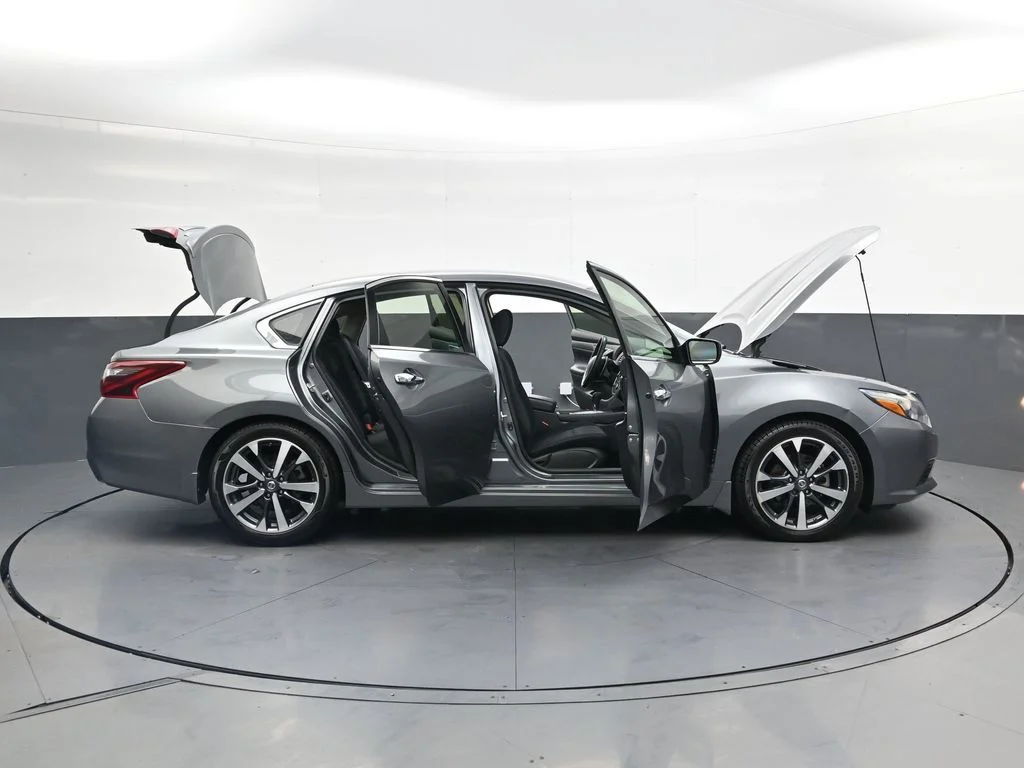 Used 2017 Gray Nissan 2.5 SR image 47