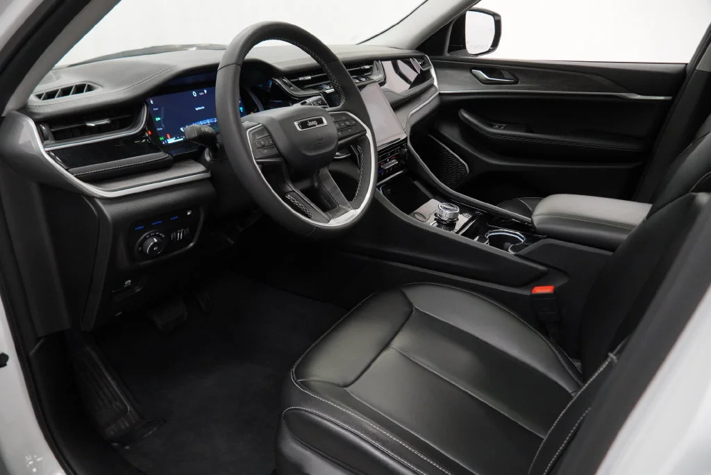 Used 2023 White Jeep 4xe image 20