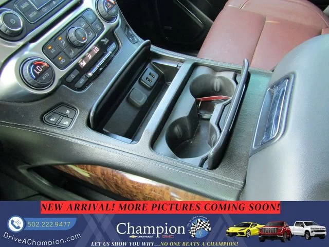 Used 2019 IRIDESCENT PEARL TRICOAT Chevrolet Premier image 22