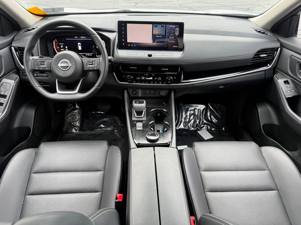Used 2024 White Nissan SL image 12