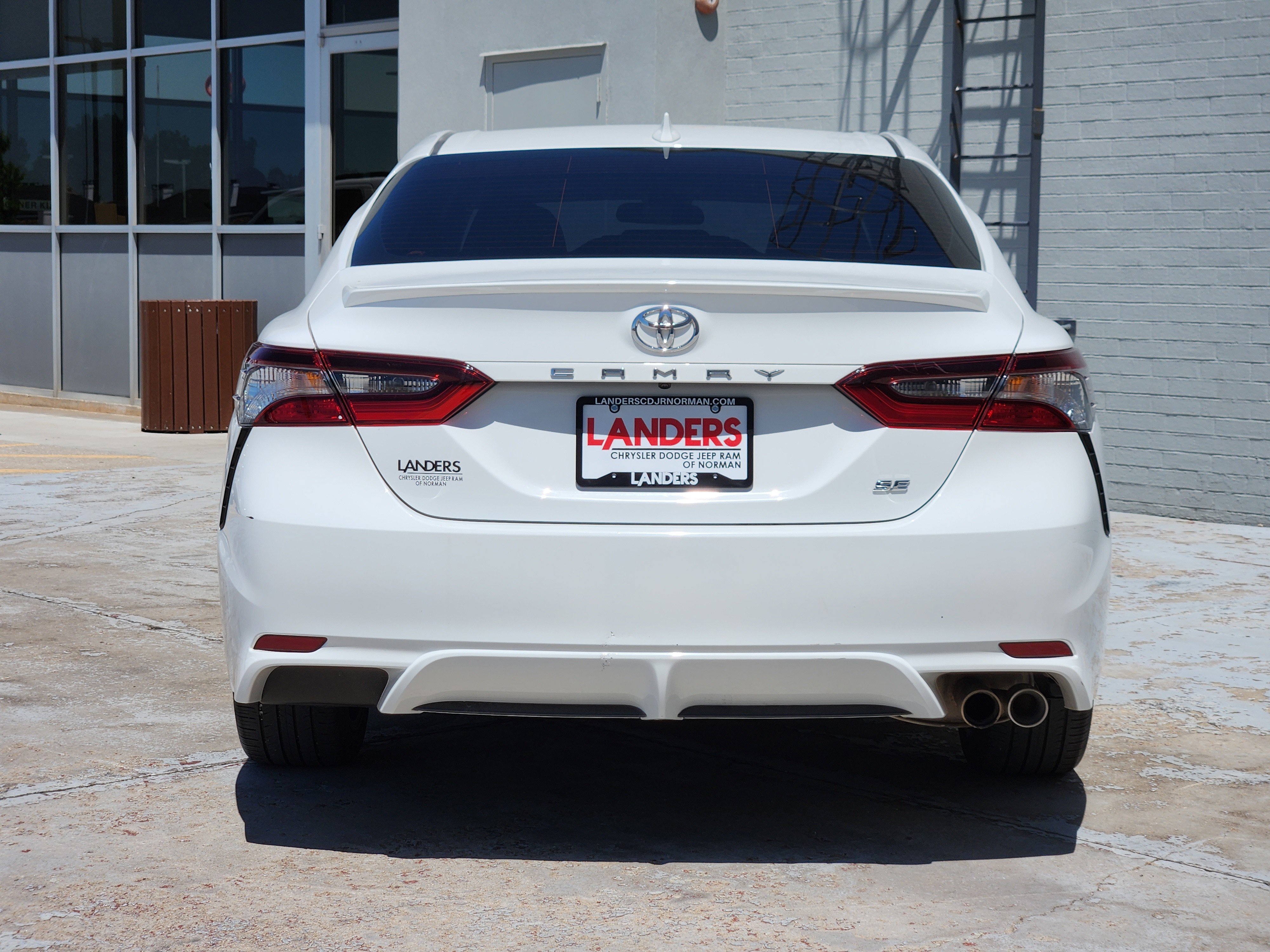 Used 2023 Ice Cap Toyota SE image 7