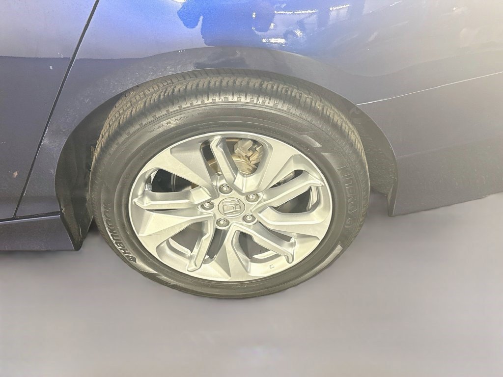 Used 2019 Still Night Pearl Honda LX 1.5T image 33