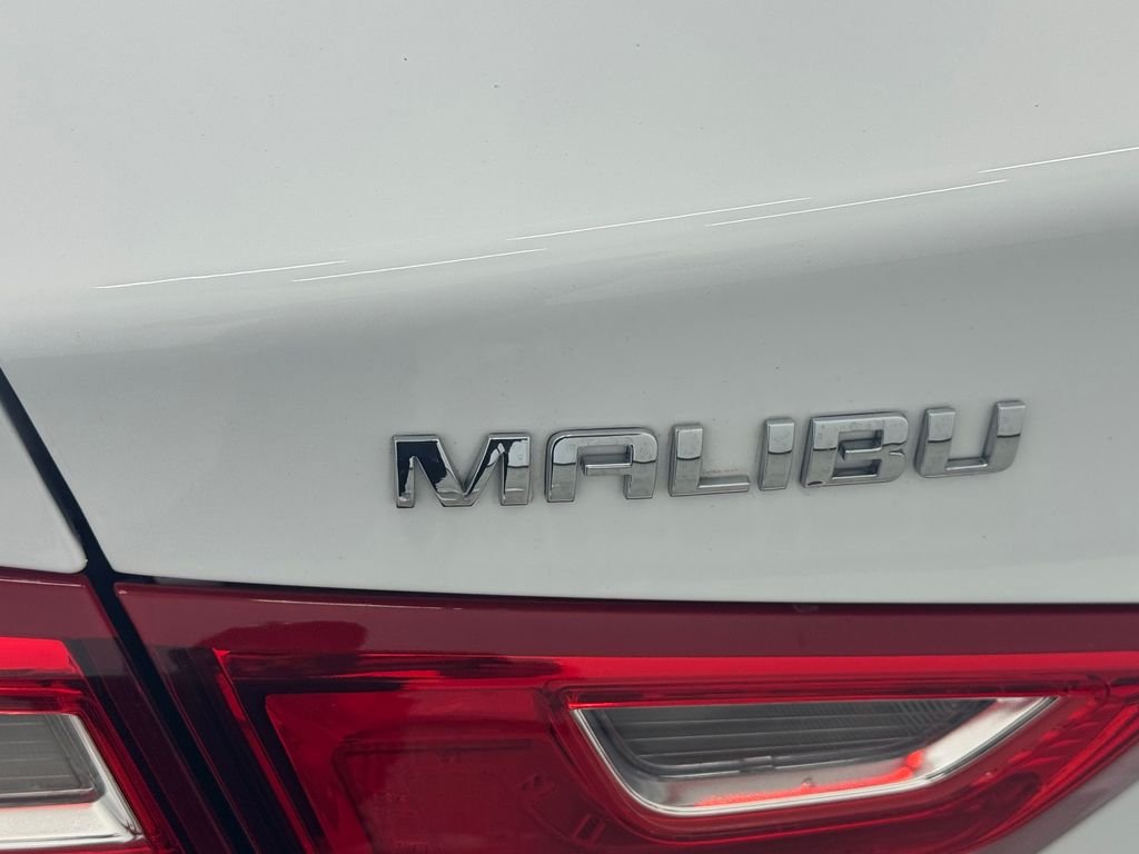 Used 2024 Summit White Chevrolet LT image 13
