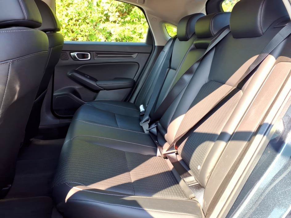 Used 2024 Gray Metallic Honda EX-L image 12