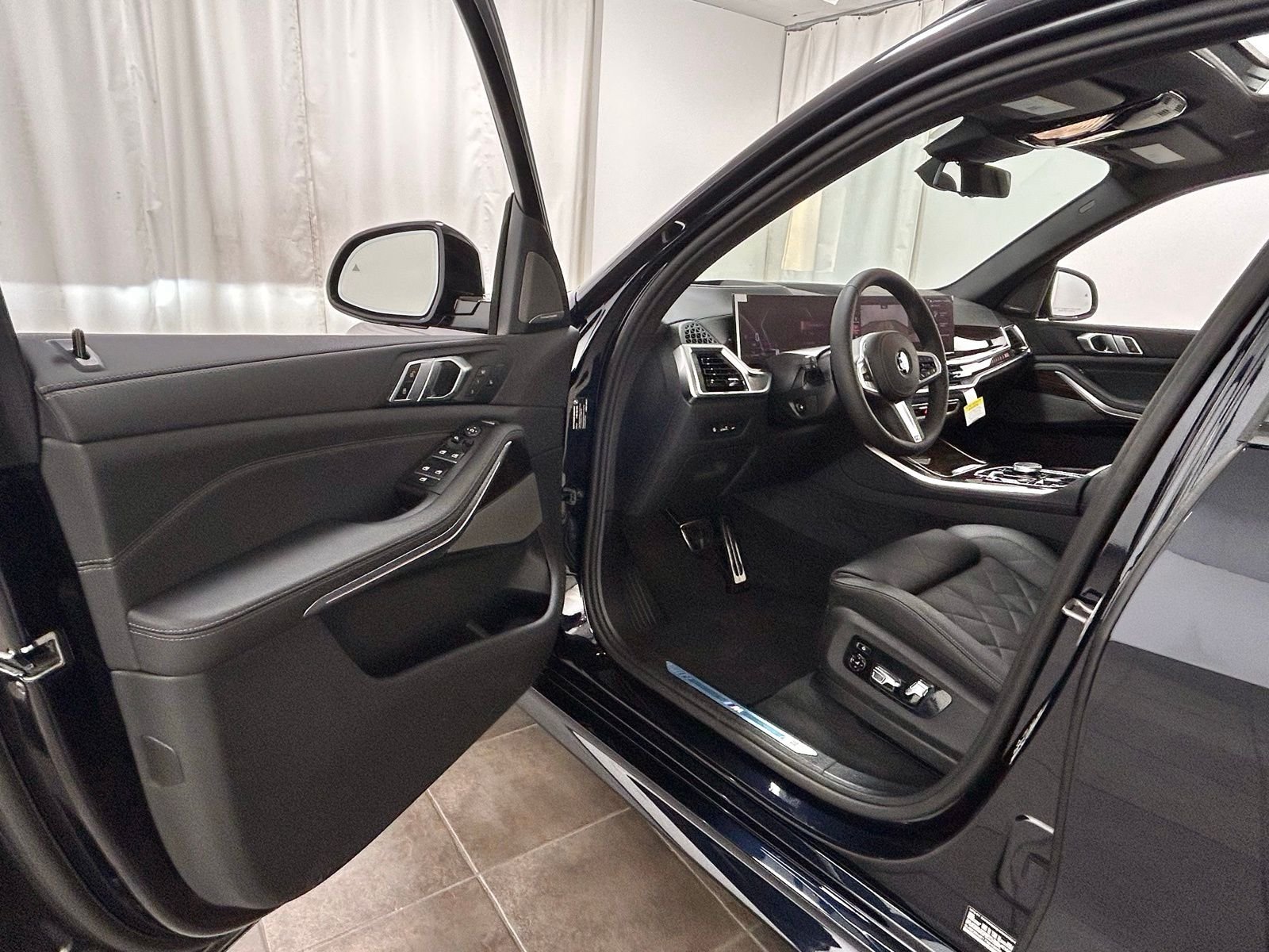 New 2026 Carbon Black Metallic BMW xDrive40i image 24