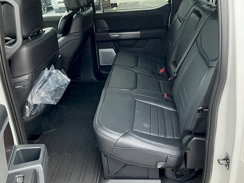 New 2027 Star White Metallic Tri-Coat Ford F-350® Platinum® image 11