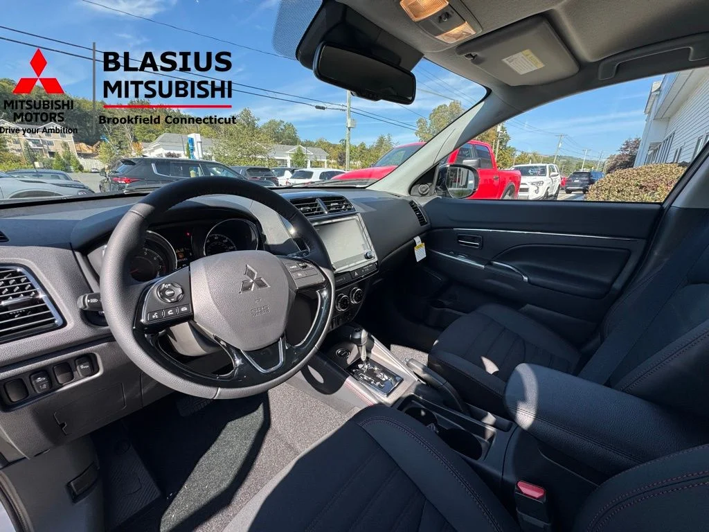 New 2025 White Mitsubishi 2.0 SE image 10
