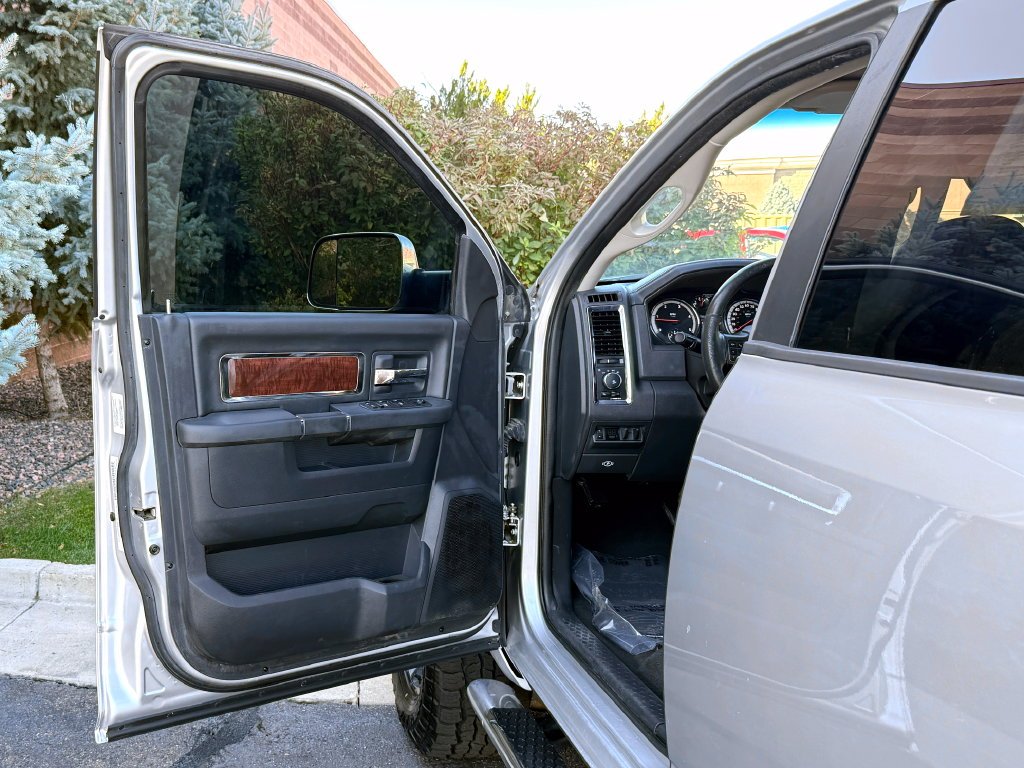 Used 2012 Silver Ram Laramie image 16
