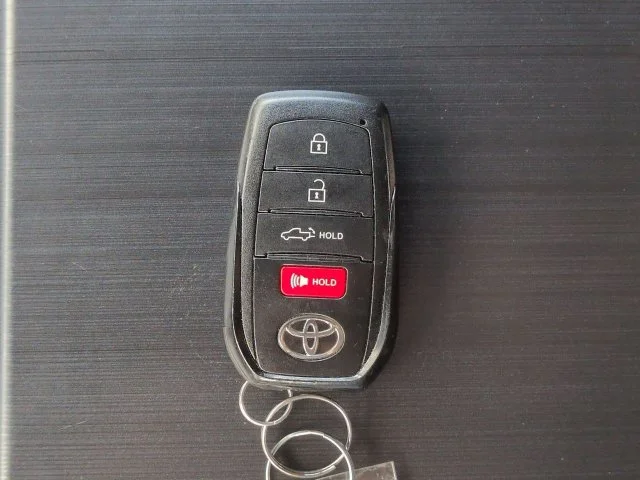 Certified Used 2025 Lunar Rock Toyota Platinum image 31