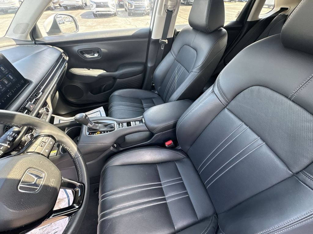 Used 2023 White Honda EX-L image 21